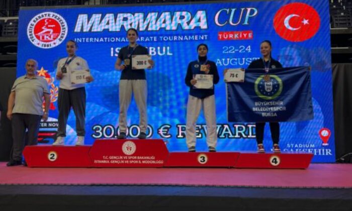 Bursalı karatecilerden uluslararası turnuvada 3 madalya!
