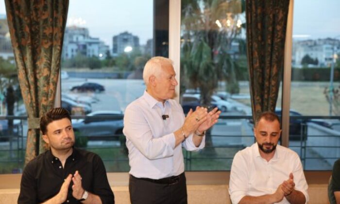 Bozbey’den Bursaspor’a moral: Sizlerle gurur duyuyorum