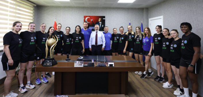 Bursa Büyükşehir Belediyespor’da imzalar atıldı