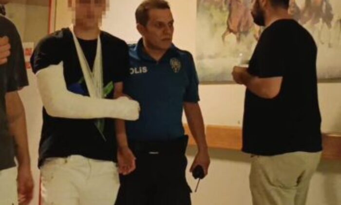 Kız arkadaşına laf atan kişinin saldırısına uğradı