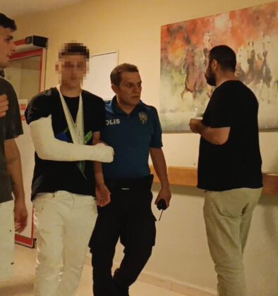 Kız arkadaşına laf atan kişinin saldırısına uğradı