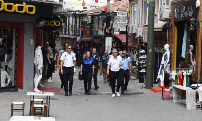 Engelli yolunu kapatanlara ceza yağdı