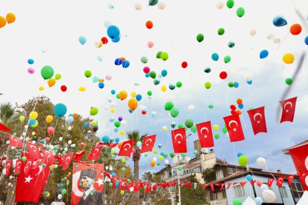 Bursa’da Ali Demir için binlerce balon göğe yükseldi