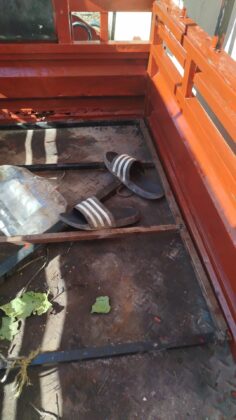 Terlikler kimliklerini ele verdi