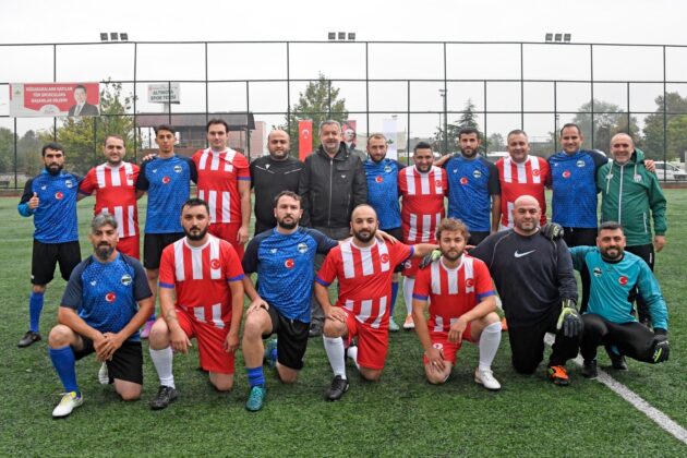 Osmangazi’de geleneksel halı saha turnuvası başladı