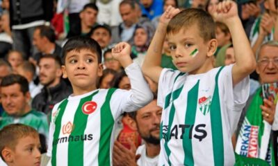 Osmangazi Belediyesi, küçük taraftarları maça götürdü