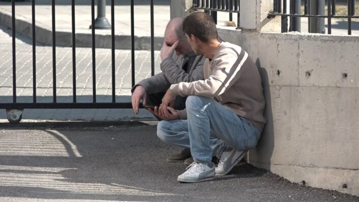 Yangını gözyaşları içinde anlattı: Annem balkonda çaresizce beklemiş