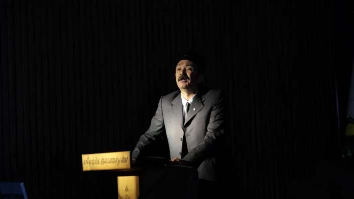 İnegöl Belediye Meclisinde geçmişe yolculuk