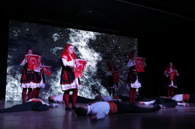 Milli mücadele sahneye taşındı