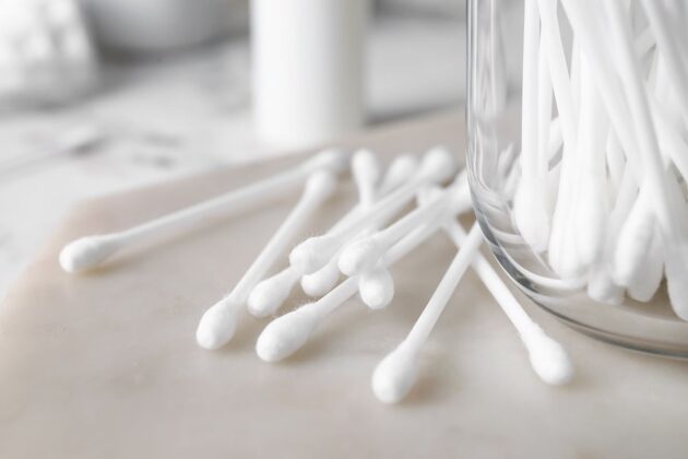 Kulağınızı temizlerken sağlığınızı kaybetmeyin