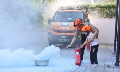Minik itfaiyeciler göz kamaştırdı