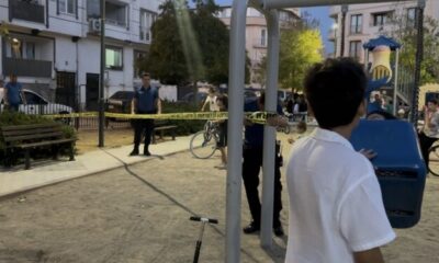 Parkta oynayan çocuğa yorgun mermi isabet etti