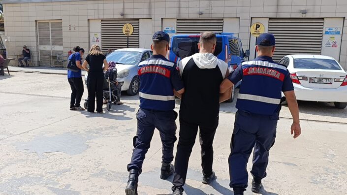 Uyuşturucu tacirine suçüstü baskın