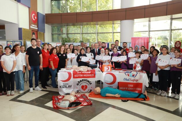 Öğrencilere ilk yardım farkındalık eğitimi verildi