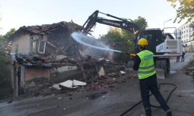 Yıldırım’da metruk binalar yıkılıyor