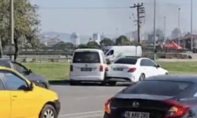 Anayolda geri geri ilerledi!