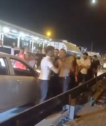 Trafikte yol verme kavgası