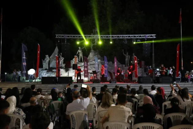 İnegöl’de Zafer Bayramı coşkusu