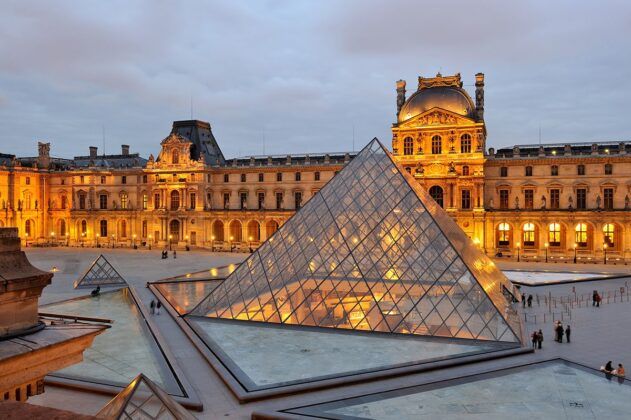 Louvre soygununda 5 gözaltı