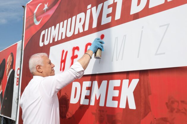 Cumhuriyet coşkusu sokaklara taşındı
