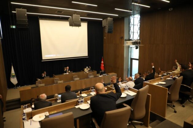 İnegöl Belediye Meclisi bütçe gündemiyle toplandı