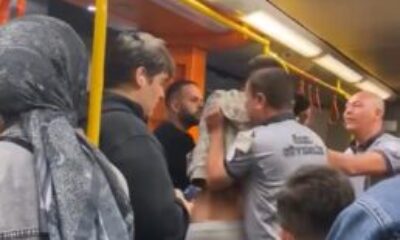 Metroda çıkan tartışma kavgaya döndü