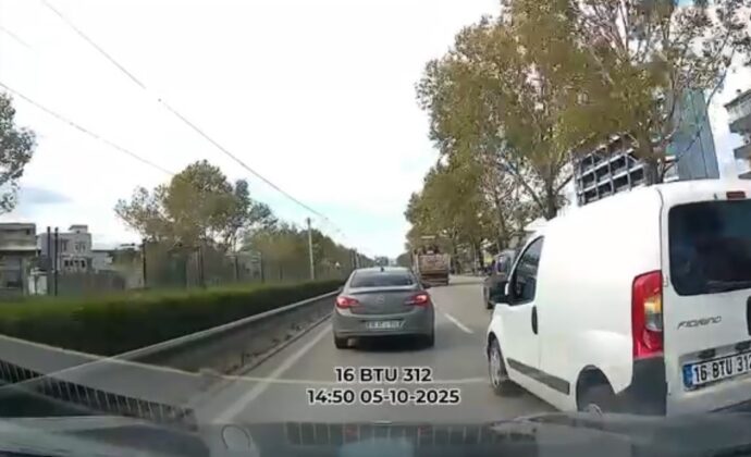 Trafik magandası yürekleri ağza getirdi!