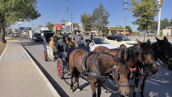 Berlin’den Kudüs’e at arabasıyla yolculuk