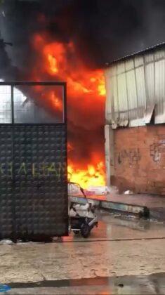 Geri dönüşüm atölyesinde yangın!