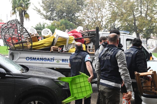 Osmangazi’de kaldırım ve yol işgaline geçit yok