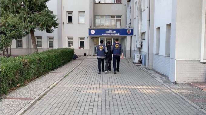 Aranan şahıs operasyonla yakalandı