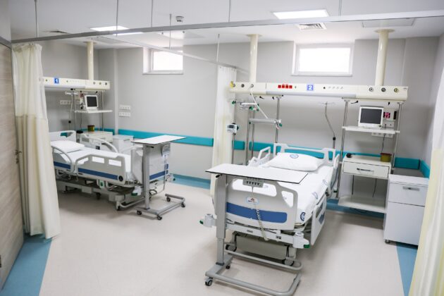 BUÜ Hastanesi’nin yenilenen Yanık Ünitesi hizmete açıldı