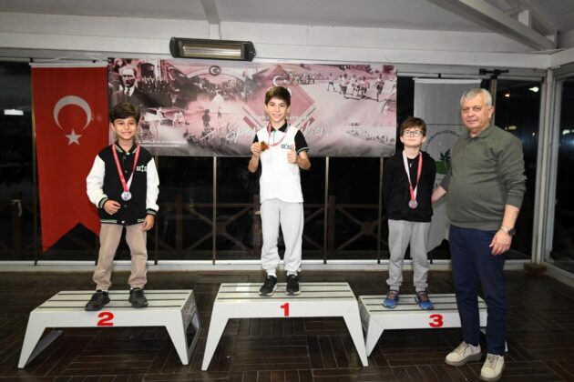 Osmangazi’de minik ustalar madalyalarını aldı