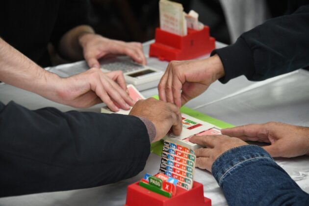 Osmangazi’de briç turnuvası kıyasıya mücadelelere sahne oldu