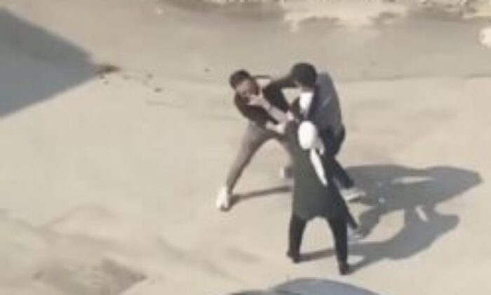 Yol kavgasında sopalar, yumruklar konuştu