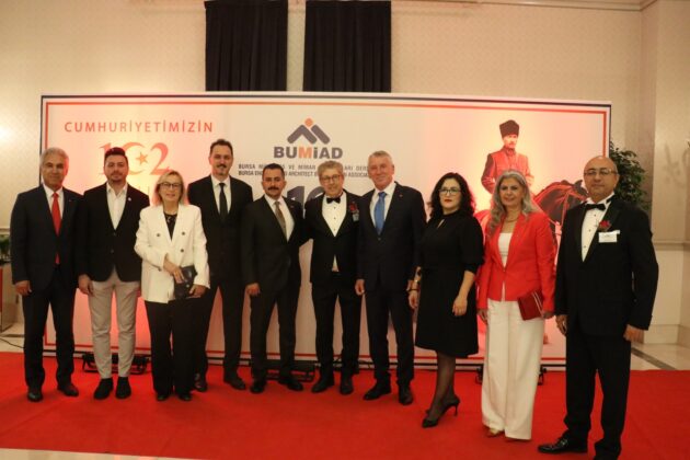 BUMİAD Cumhuriyet ödülleri sahiplerini buldu