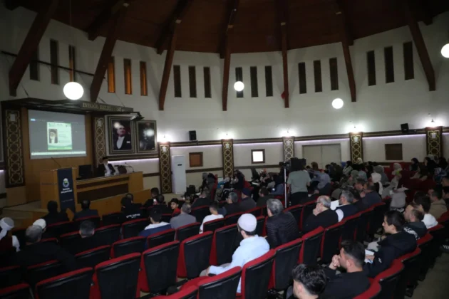 Aile Okulu’nda ‘Huzurlu Ve Mutlu Ailenin’ şifreleri konuşuldu