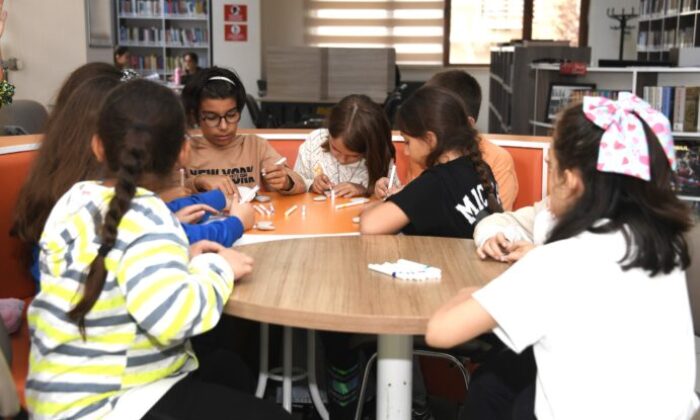 “Küçük Yazarlar Atölyesi” geleceğin yazarlarını yetiştiriyor