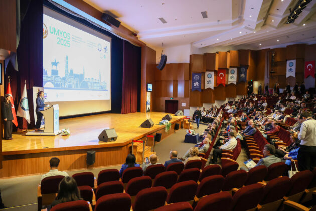 BUÜ’de geleceğin mesleki eğitimi konuşuldu