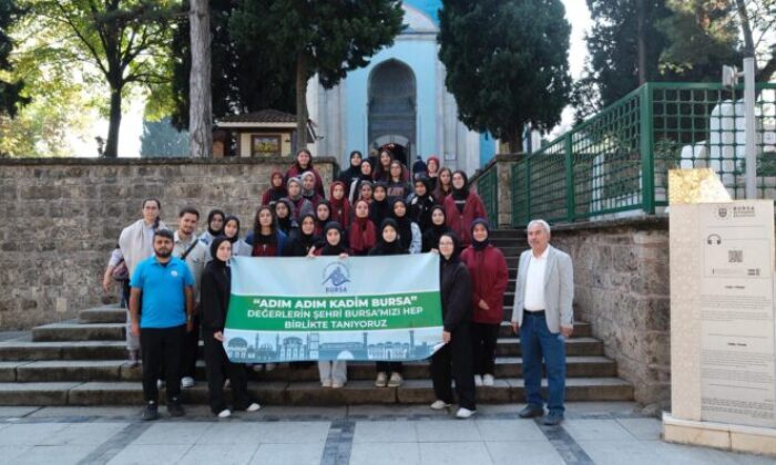 Yıldırım Belediyesi, gençleri tarihi yolculuğa çıkarıyor