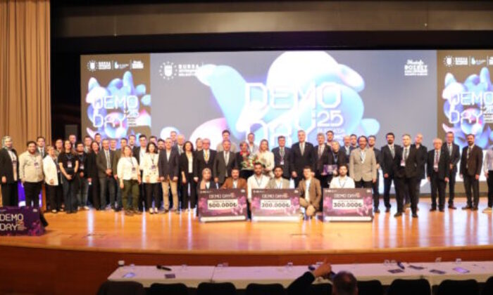 Bursa Demo Day 2025’te genç girişimciler ödüllerini aldı