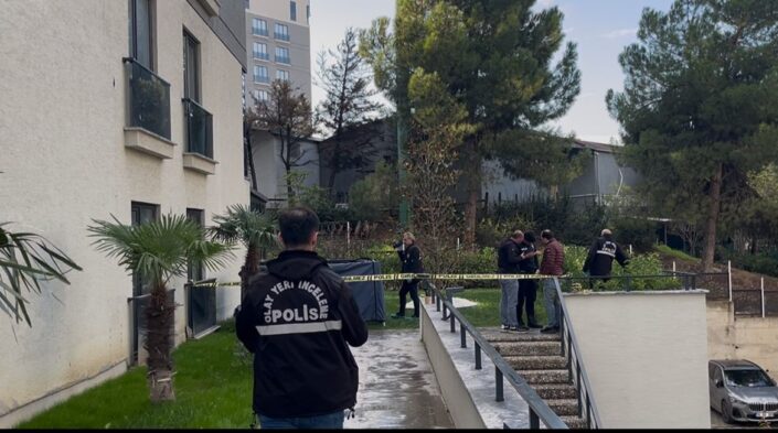 Hava almak için çıktığı camdan düştü!