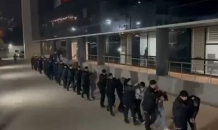 16 ilde eş zamanlı şafak operasyonu!