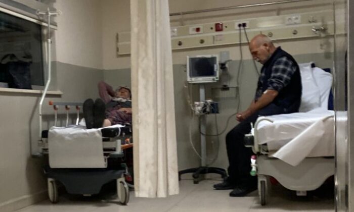 Topladıkları mantardan zehirlendiler!