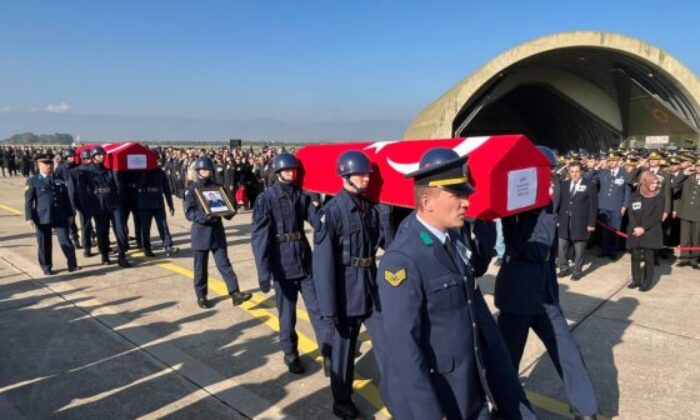 Bursa’nın şehitleri Yenişehir Havalimanı’na getirildi