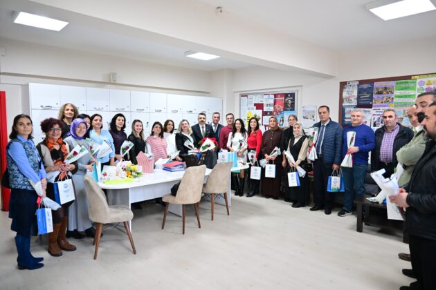 Başkan Yılmaz: Öğretmenler, bizim kahramanlarımızdır