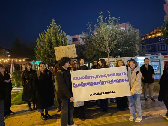 BURSA’DA KADINLARDAN EYLEM: “BİR KADIN DAHA ARAMIZDAN ALINDI”