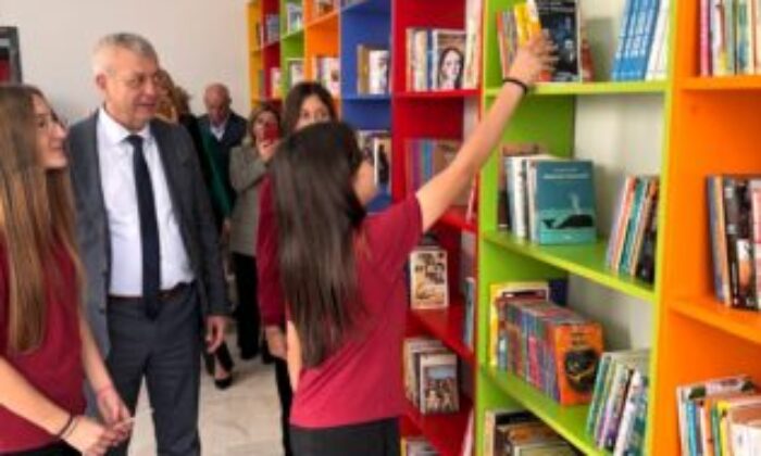 Öğrenciler yeni kütüphanelerine kavuştu