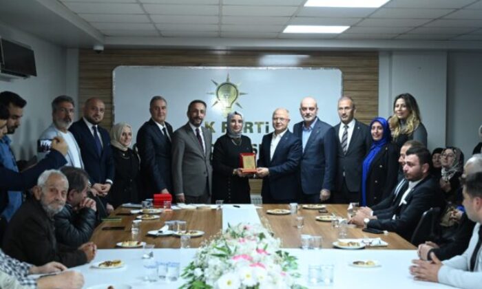 800 yeni üye AK Parti’ye katıldı