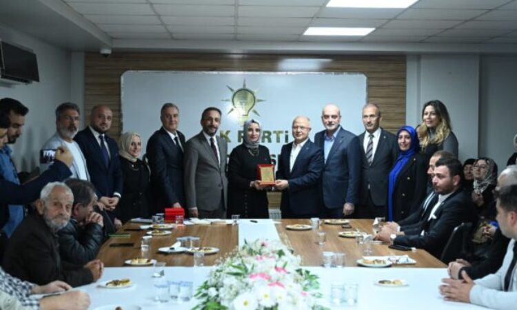 800 yeni üye AK Parti’ye katıldı